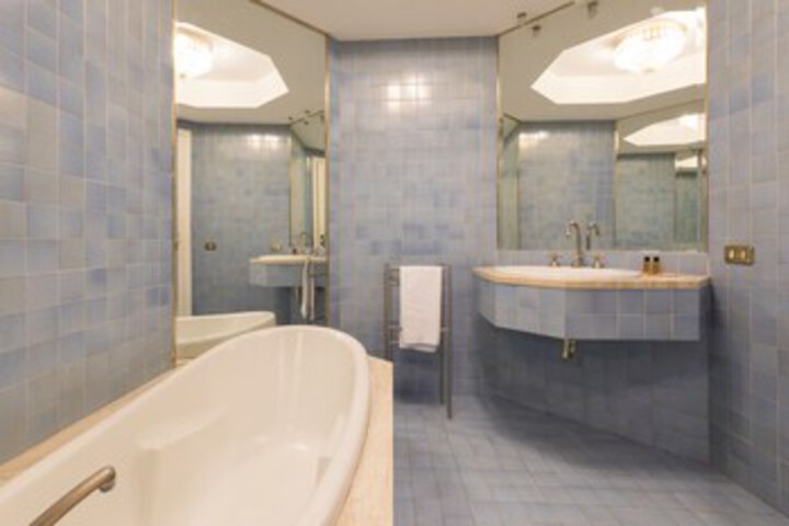Room 2 of 13