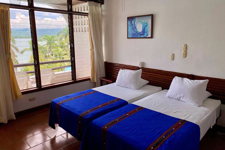 Room 10 of 56