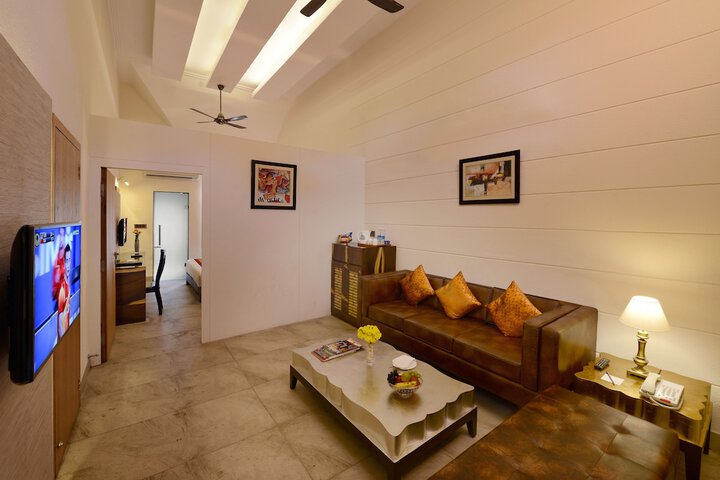 Room 9 of 26