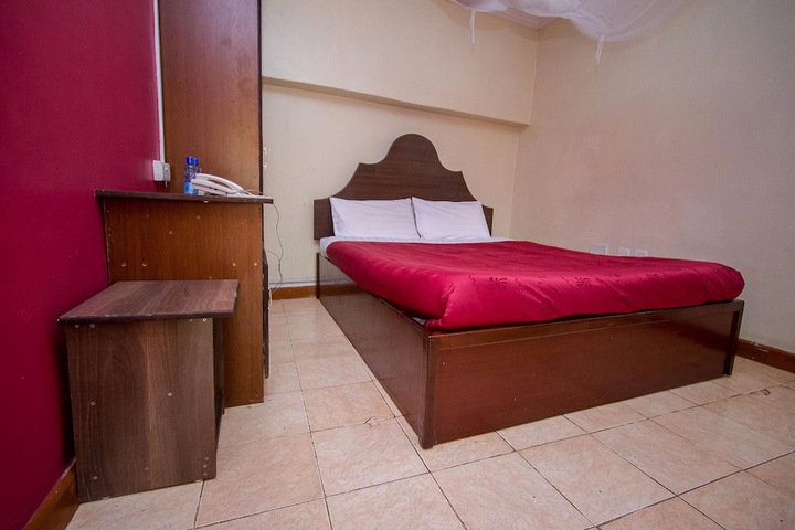Room 6 of 34