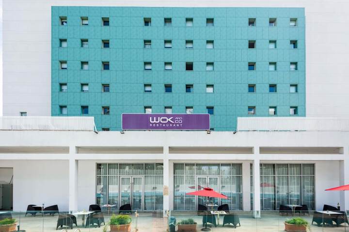 Hotel 133 of 143