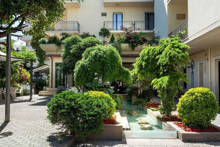 Hotel 80 of 86
