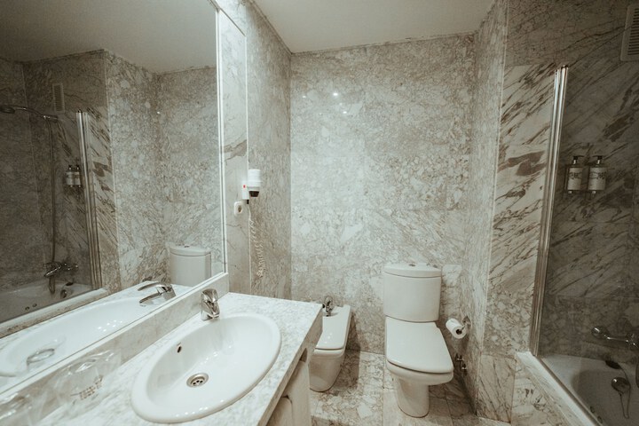 Room 19 of 105