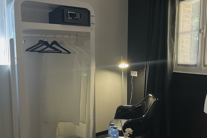 Room 46 of 106