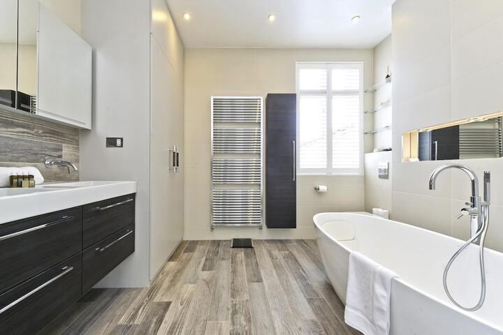 Stunning 4 bed Family Home With Garden Fulham