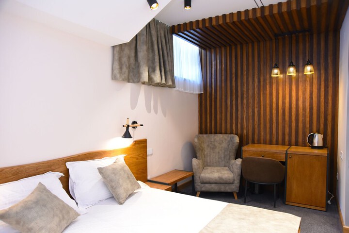 Room 15 of 49