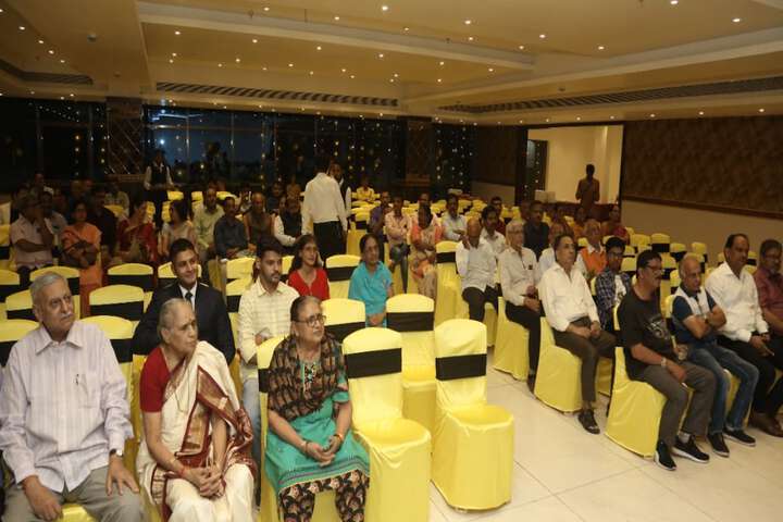 Ballroom/Hall 34 of 45