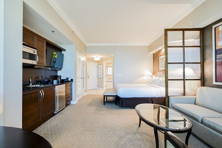 Room 10 of 105