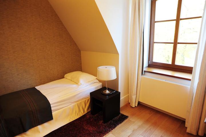 Room 16 of 57