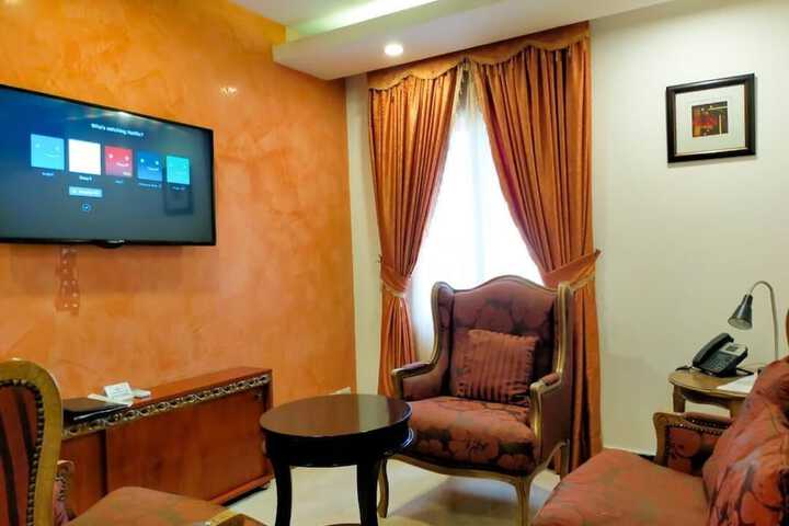 Room 7 of 19