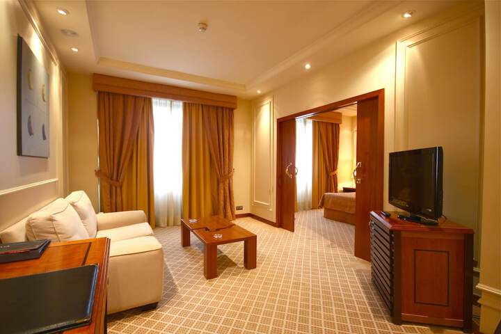 Room 15 of 44