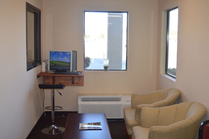 Business Center 31 of 36