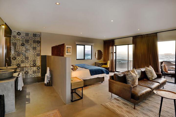 Room 7 of 53