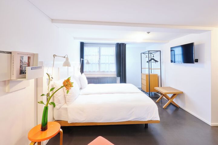Room 32 of 115