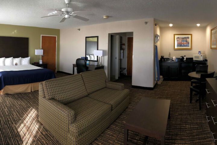 Room 10 of 78