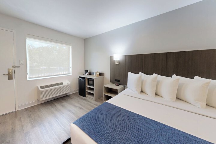 Room 32 of 116