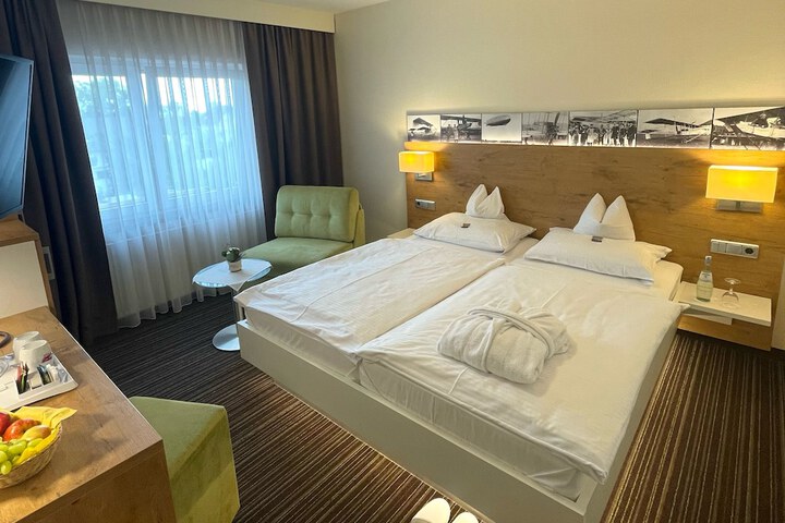 Room 10 of 23