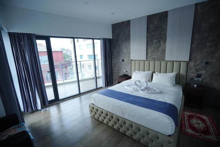 Room 19 of 77