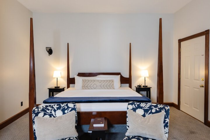Room 15 of 83