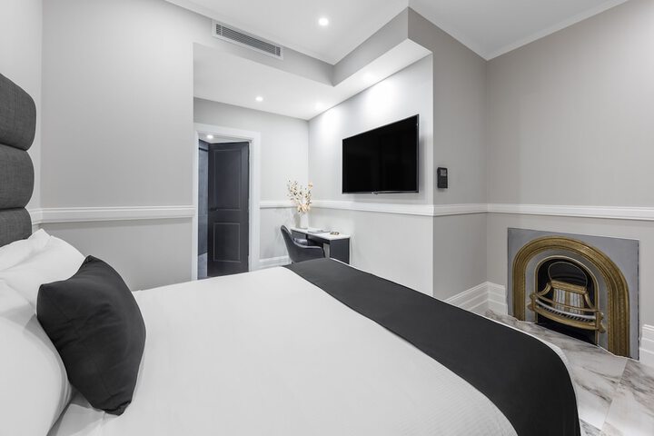 Room 1 of 13