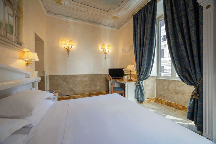 Room 48 of 100