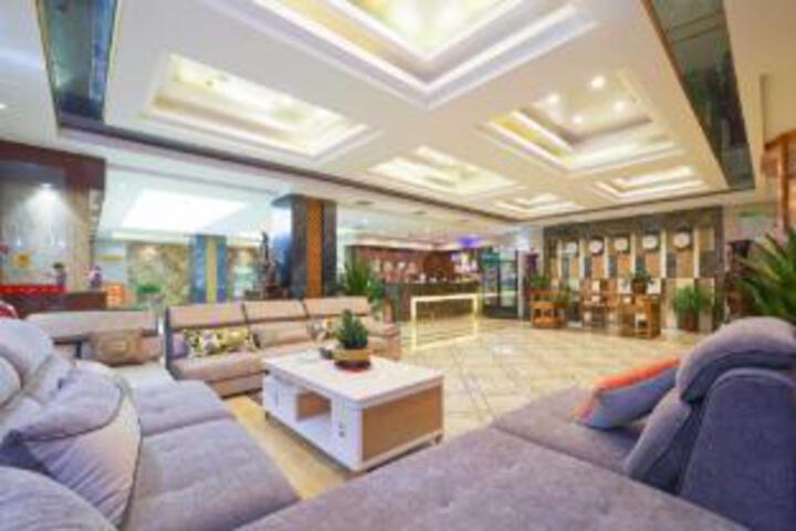 Jinshang Business Hotel (Zhengzhou Xinzheng International Airport Branch)