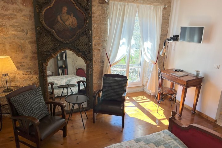 Room 26 of 33