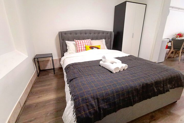 Room 34 of 83