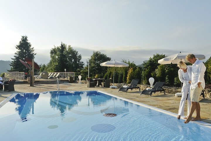 Pool 24 of 59