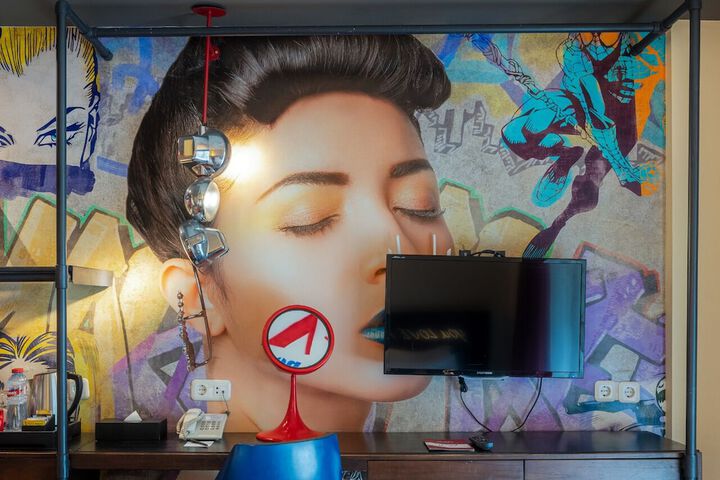 Room 10 of 43