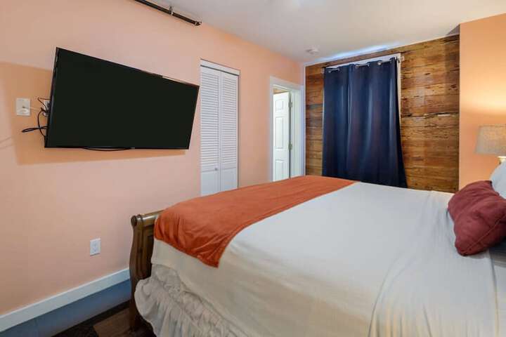 Room 8 of 27