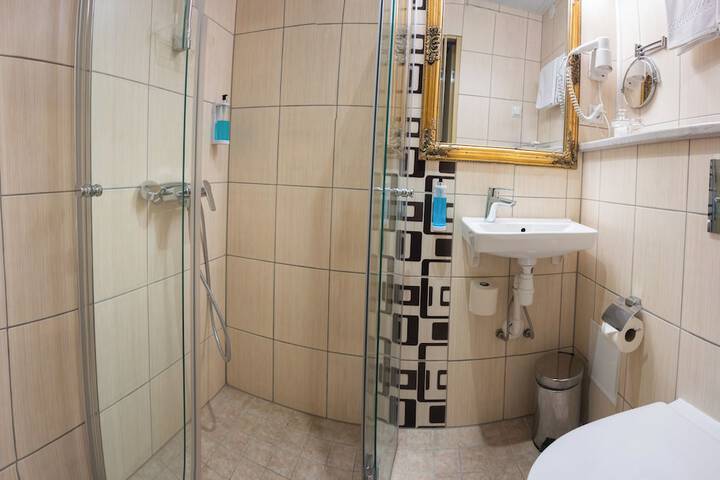 Room 15 of 31