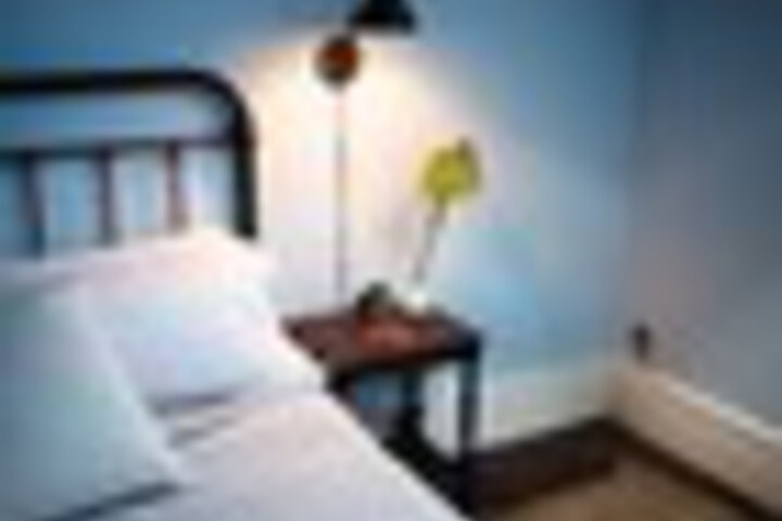 Room 5 of 96