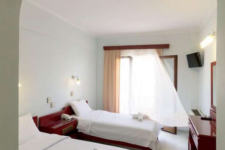 Room 26 of 80