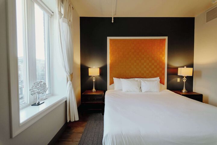 Room 9 of 40