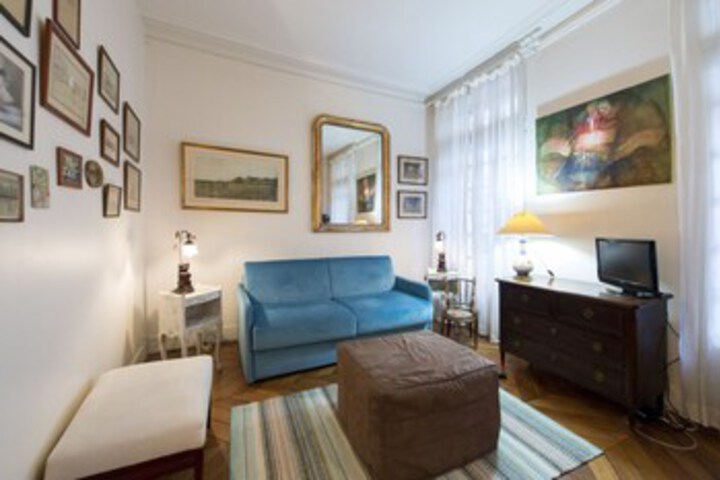 Room 6 of 19