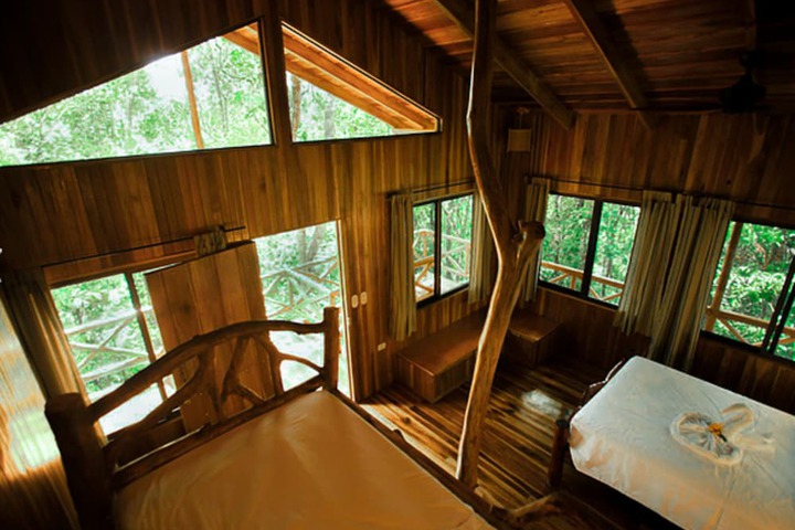 Room 4 of 40