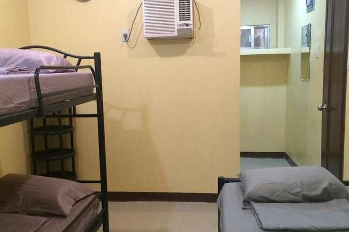 Room 13 of 38