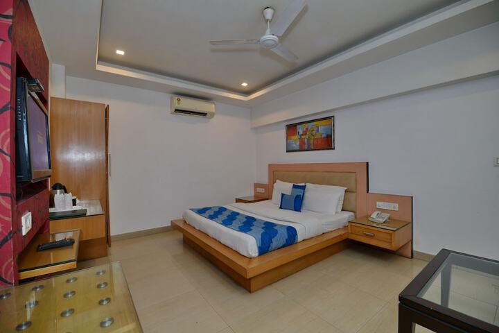 Room 7 of 13