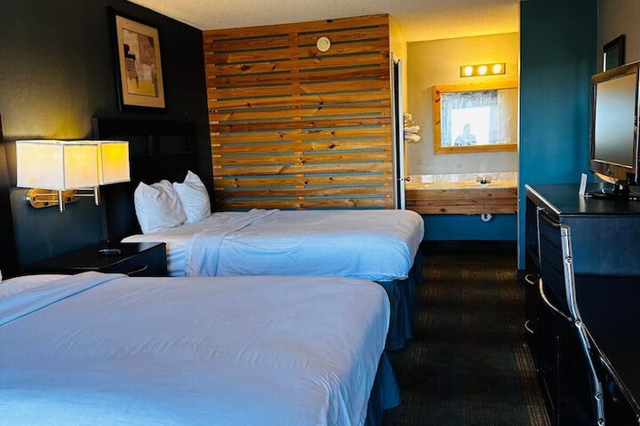 Room 7 of 19
