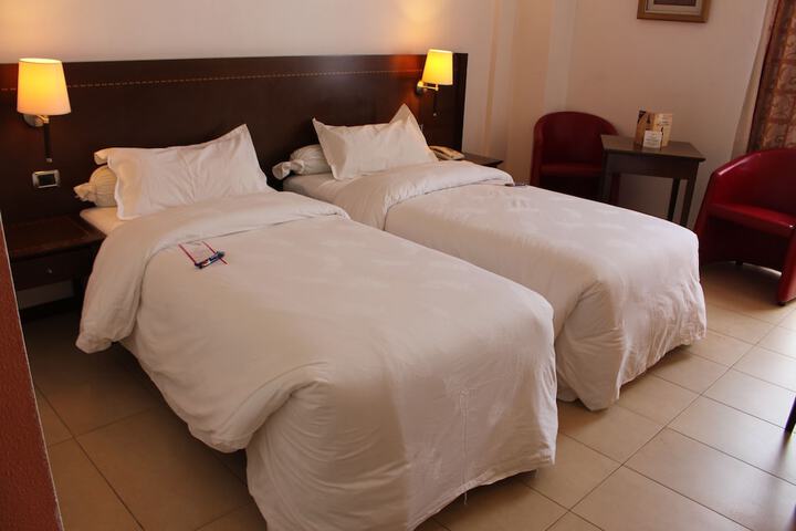 Room 8 of 94