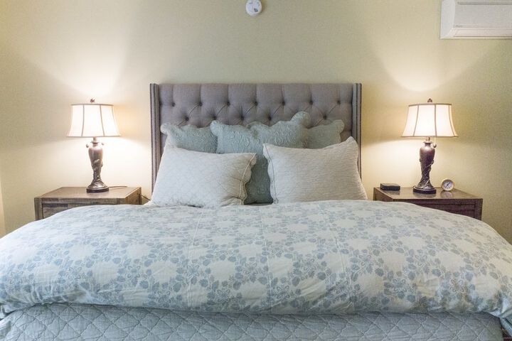 Room 4 of 25