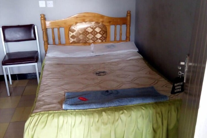 Room 11 of 18