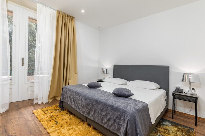 Room 20 of 87