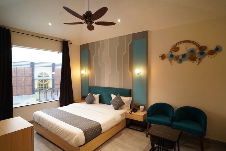Room 30 of 94