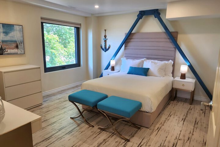 Room 7 of 24
