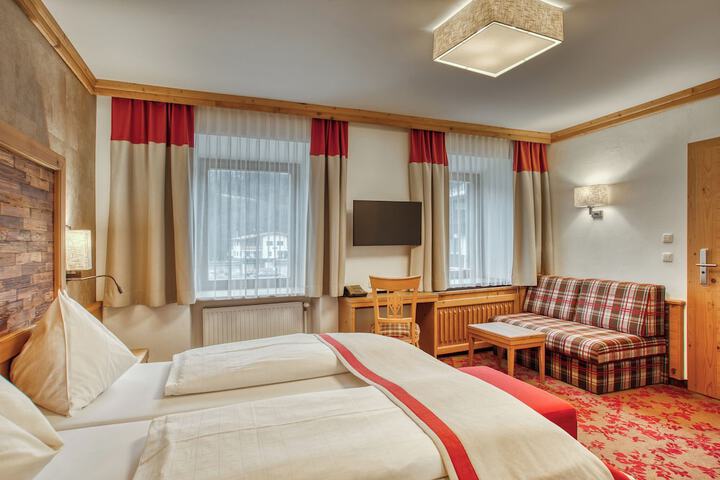 Room 28 of 171