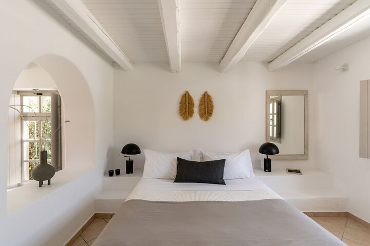 Room 42 of 200