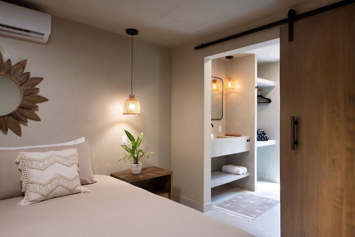 Room 7 of 114