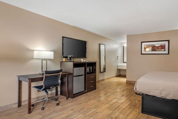 Standard | King Bed (13 of 21)